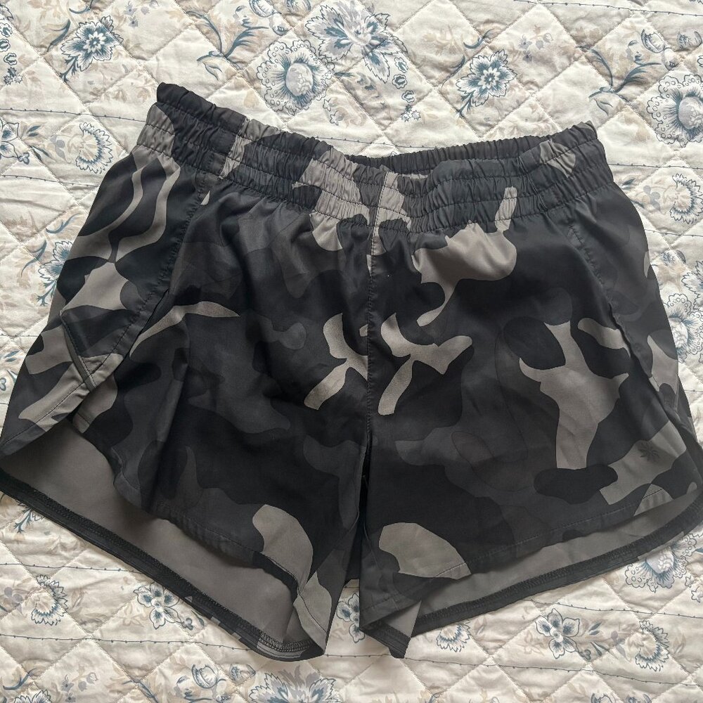 Athleta Black Camo Women's Shorts size S